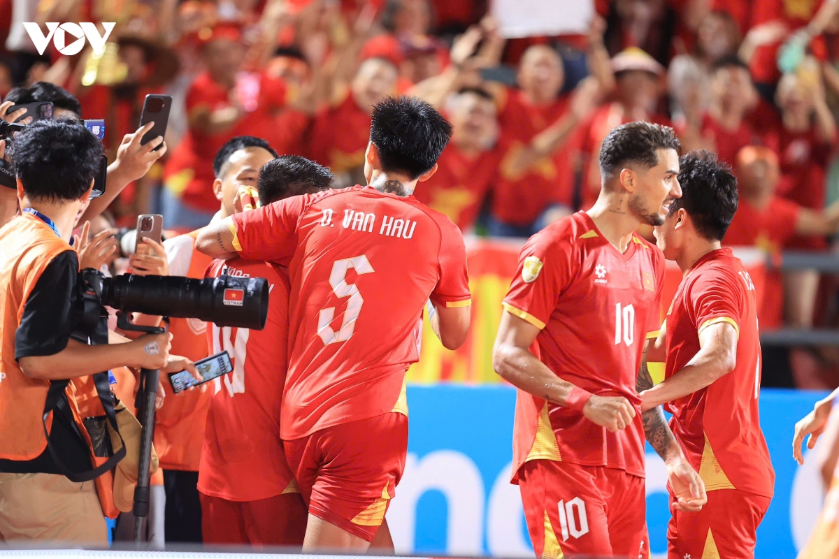 hai long va quang hai xe luoi thai lan, Dt viet nam sang cua vo dich asean cup hinh anh 14
