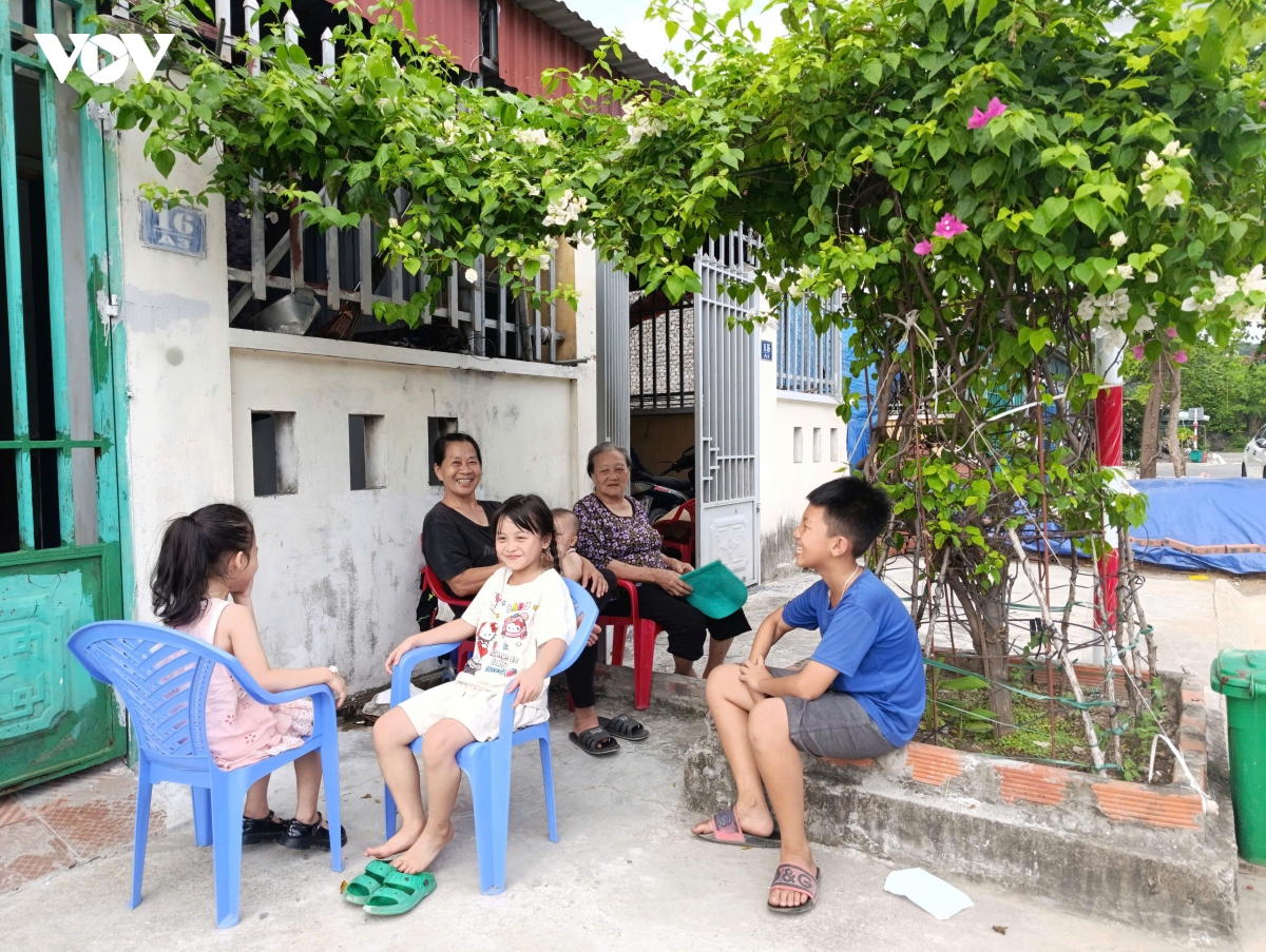 Dien mat troi mai nha cho truong hoc quang ninh lap dat tai 280 truong cong hinh anh 3