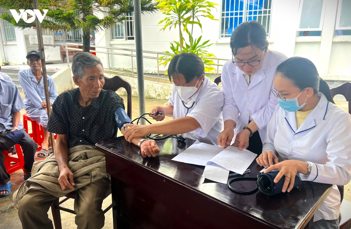ca mau vua chay vua go kho de dung dau kham suc khoe toan dan hinh anh 3