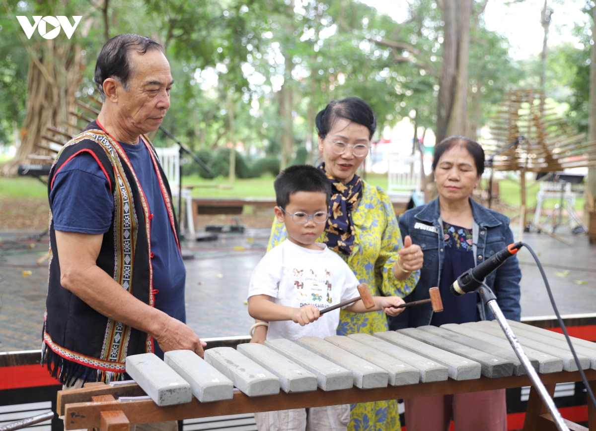 trai nghiem thanh am dai ngan tu nhung nhac cu dan toc tai Dak lak hinh anh 3
