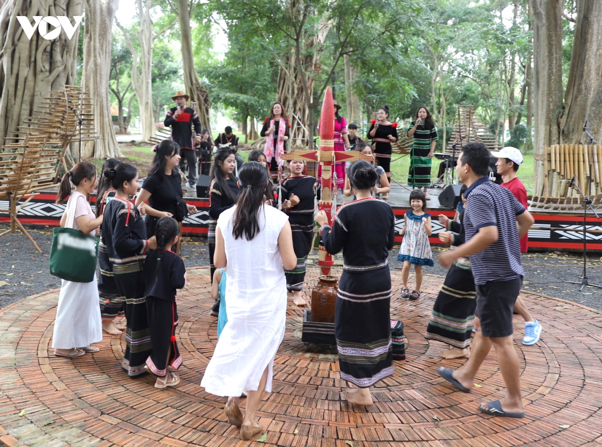 trai nghiem thanh am dai ngan tu nhung nhac cu dan toc tai Dak lak hinh anh 4
