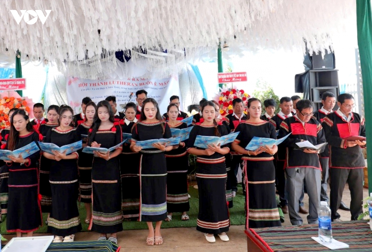 hoc bac tu viec gan dan, sat co so, giu binh yen buon lang hinh anh 3