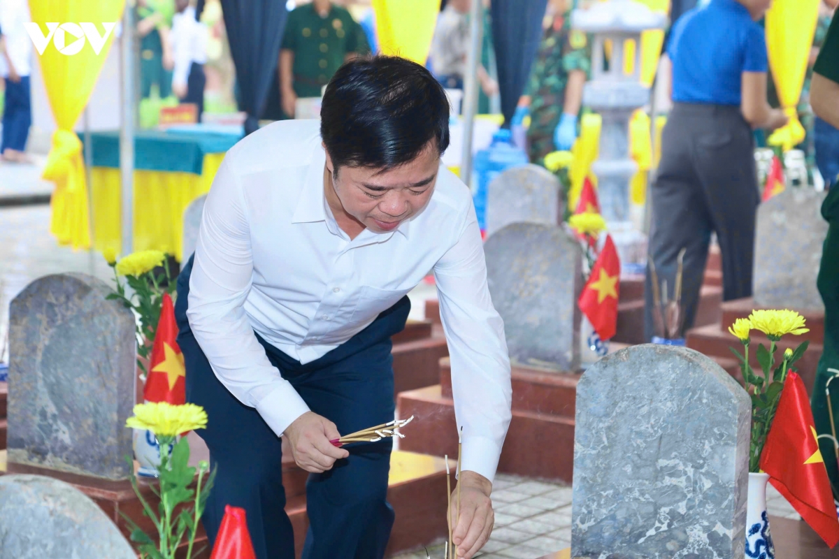 thai nguyen lay mau adn hai cot liet si tai my yen, Dai tu hinh anh 3