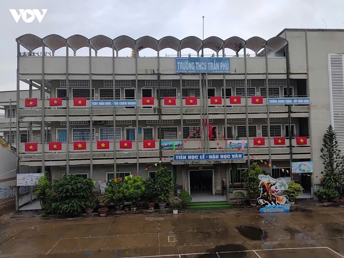 lam Dong sap xep truong lop, nhan su truoc ngay khai giang hinh anh 1
