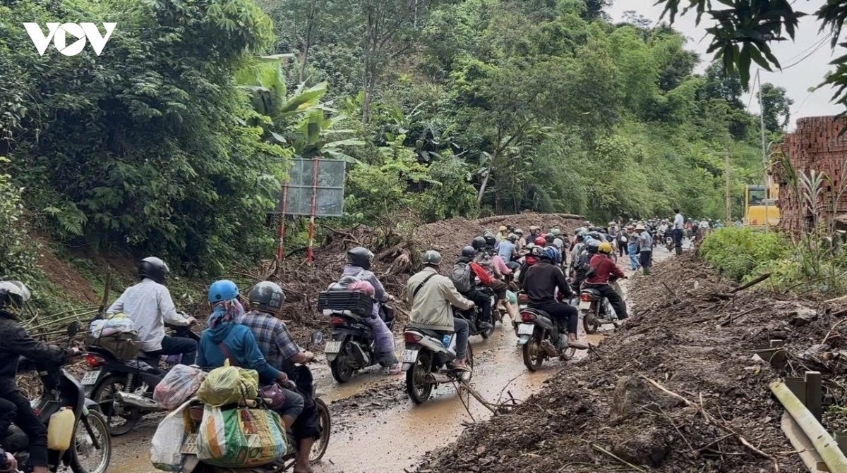 can trong khi di chuyen tren deo chieng pac, ql6, son la hinh anh 11