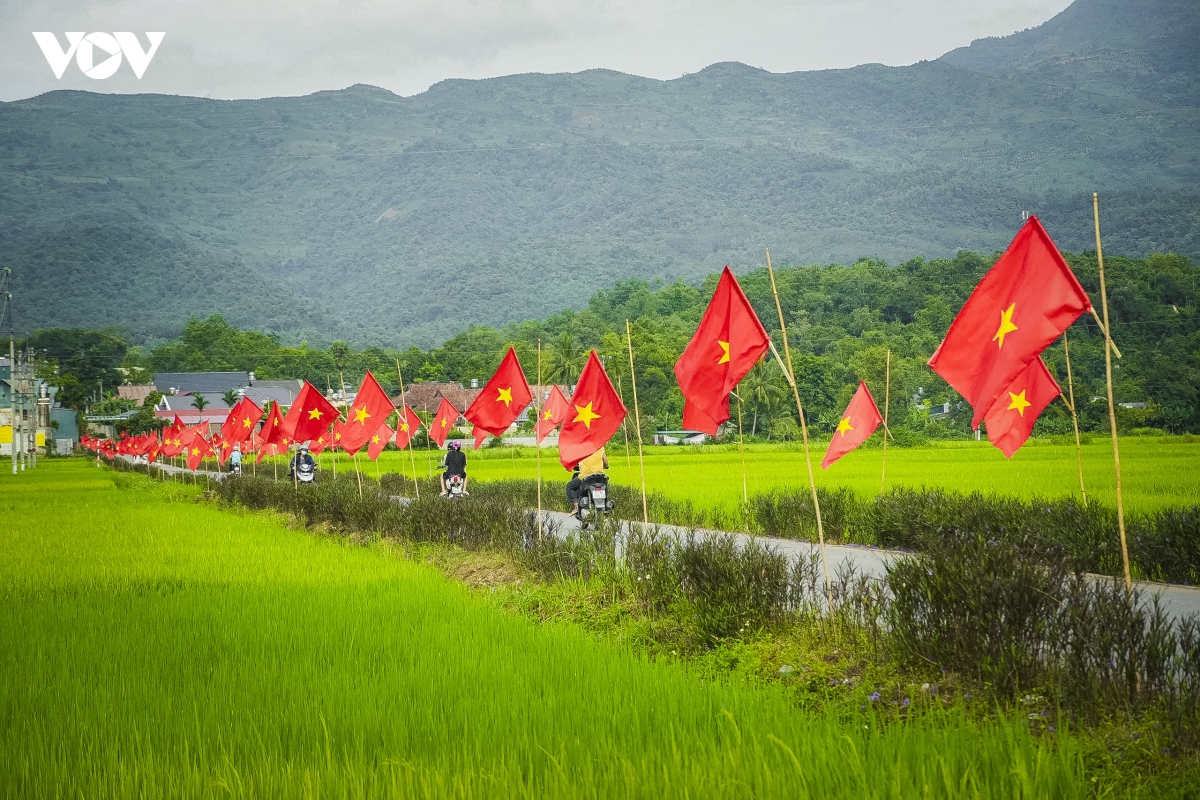 Dien bien ruc ro co hoa chao don quoc khanh 2 9 hinh anh 10