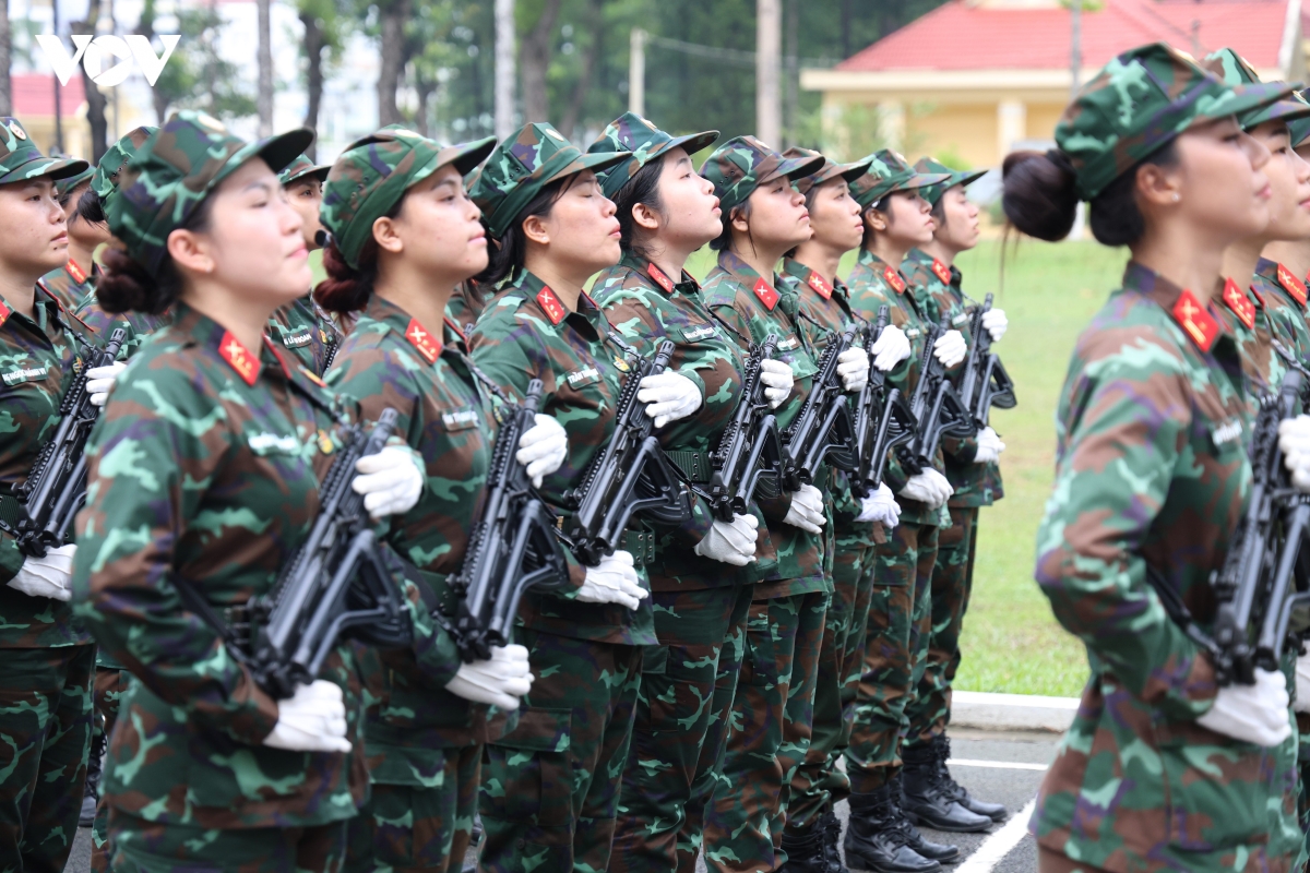 phia sau nhung buoc chan dieu binh tai to quoc trong tim hinh anh 2