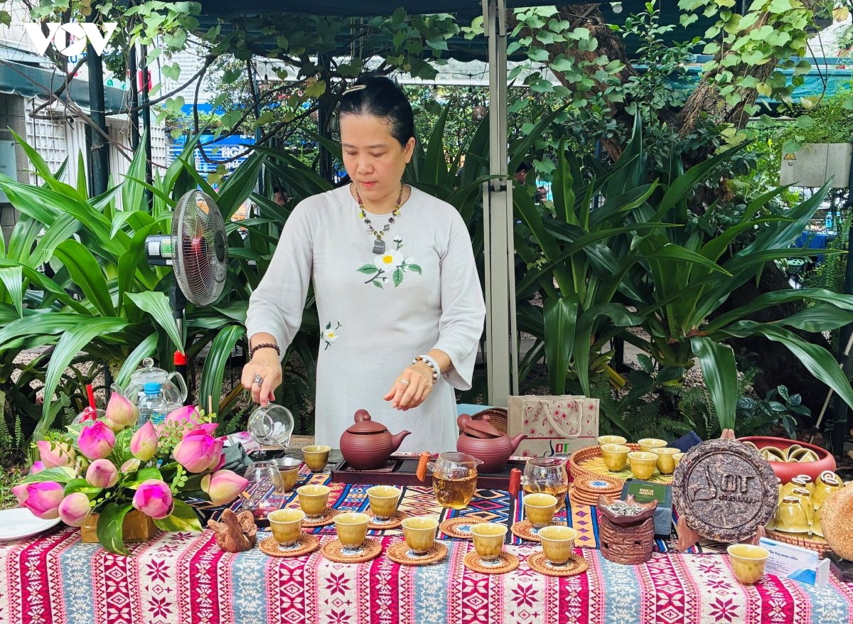 lanh su doan trai nghiem am thuc viet tai tp.hcm hinh anh 4