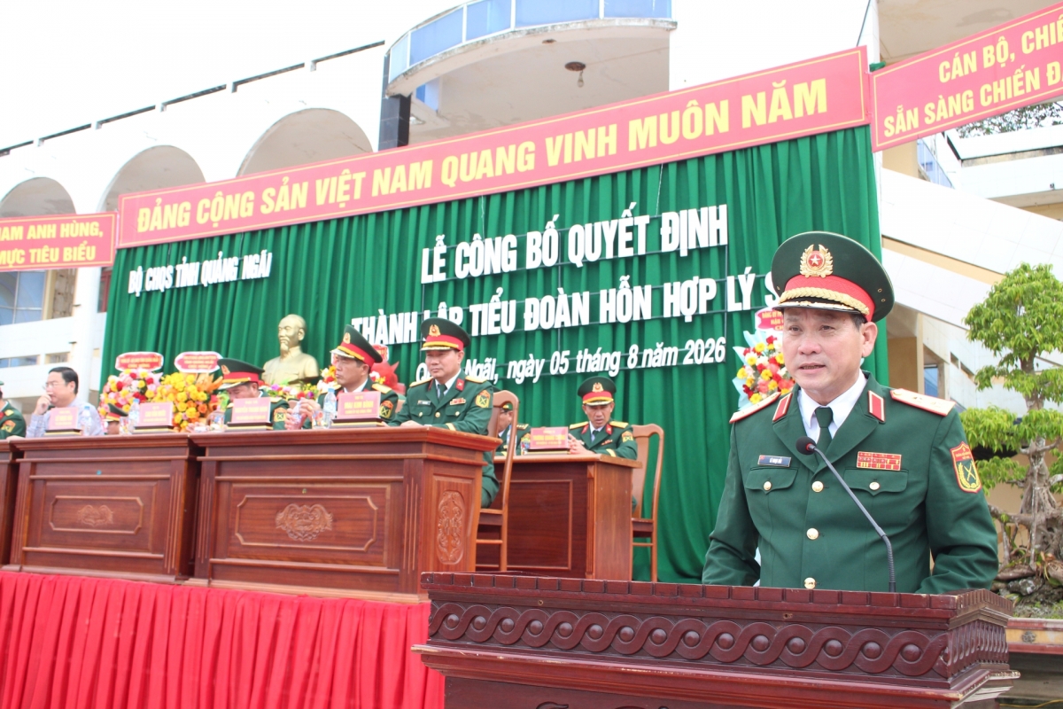cong bo quyet dinh thanh lap tieu doan hon hop ly son, tinh quang ngai hinh anh 4