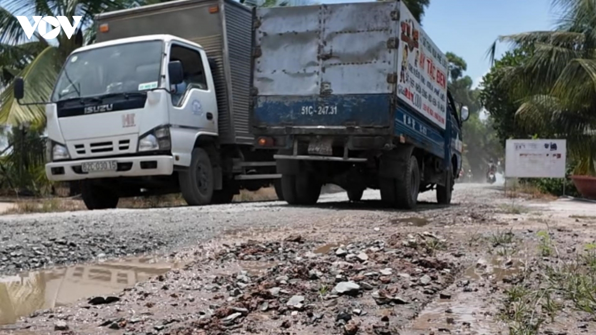 Duong tinh 837b tay ninh phu bui do, nguoi dan mon moi cho ngay tham nhua hinh anh 3