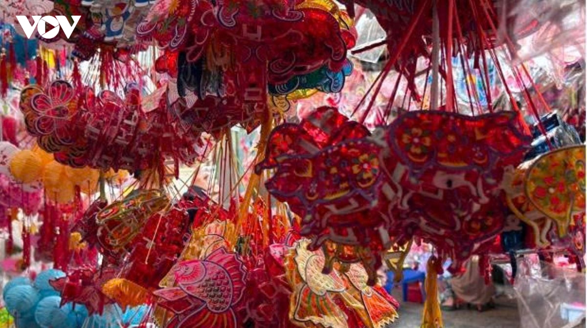 gia long den tang nhe, mau ma da dang nhung khach mua chua nhieu hinh anh 2