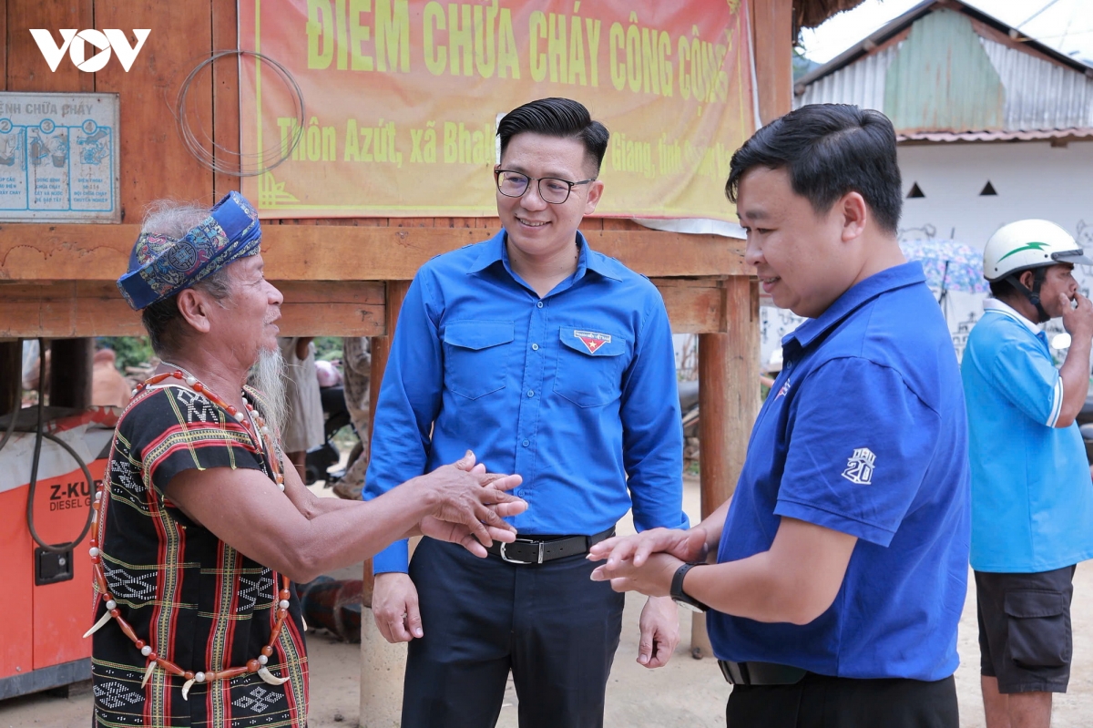 tuoi tre Da nang huong ung chien dich 30 ngay dem ho tro cac xa bien gioi hinh anh 1