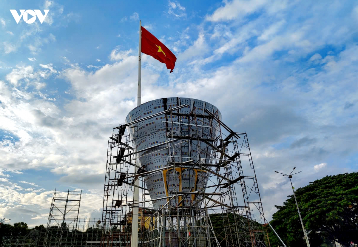 thap sau rieng hinh chiec gui cao 18m o Dak lak hinh anh 2