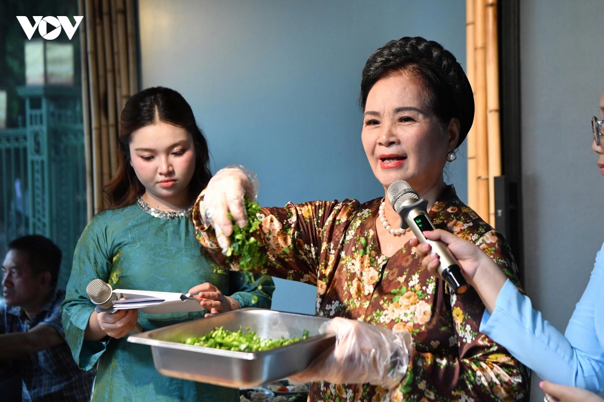 bun oc ha noi cham mot lan, nho ca mot huong vi hinh anh 7