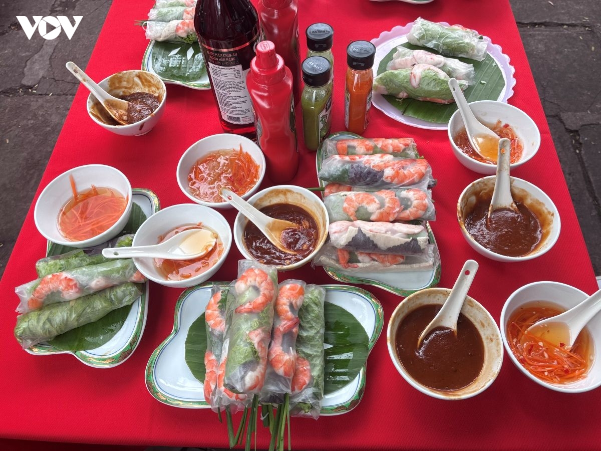 lanh su doan trai nghiem am thuc viet tai tp.hcm hinh anh 5