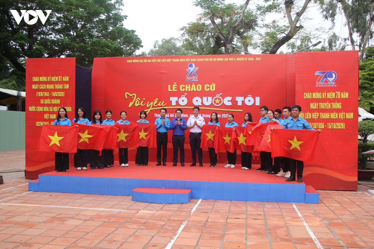 le chao co toi yeu to quoc toi lan toa tinh yeu nuoc va tinh than tuoi tre hinh anh 6