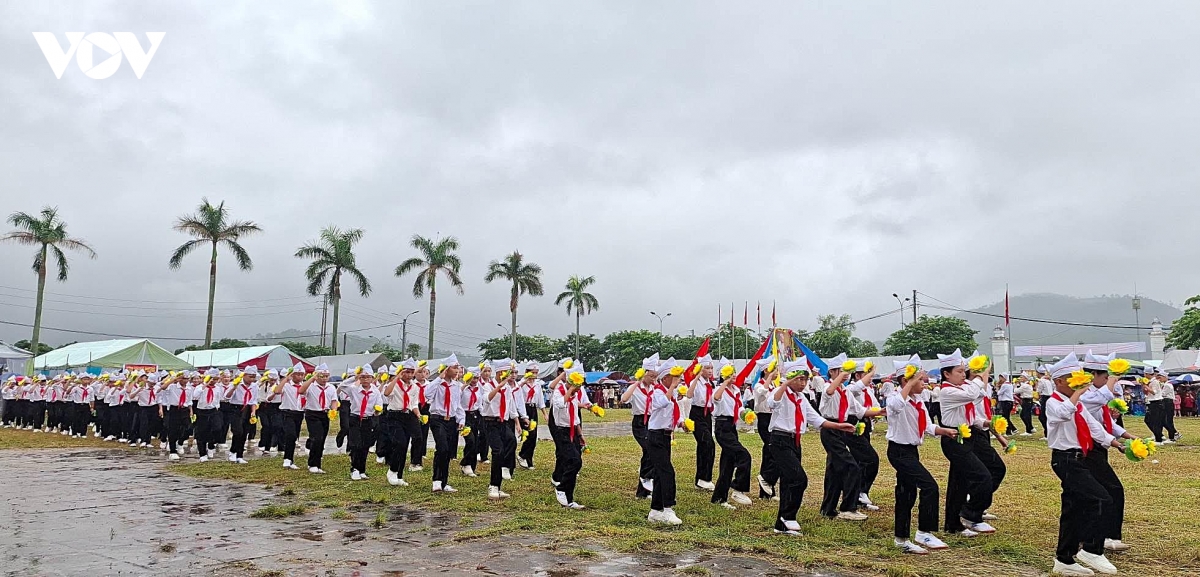 khoanh khac ron rang cua thieu nhi nghe an chao mung quoc khanh 2 9 hinh anh 11