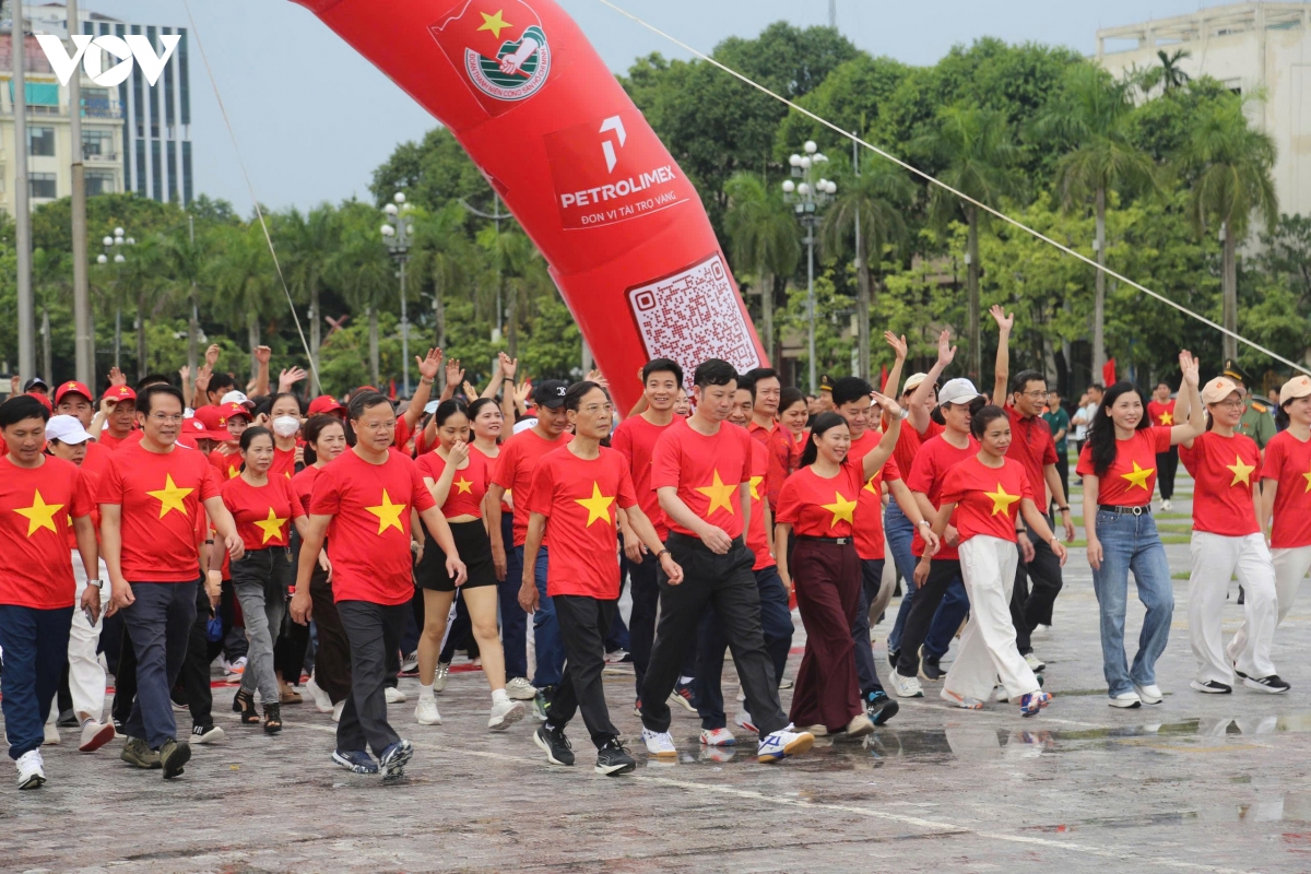  cung viet nam tien buoc 2026 - hanh trinh 10 ty buoc xanh hinh anh 6