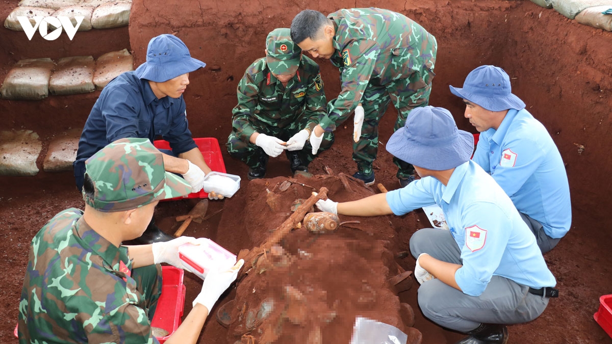 phuc dung thanh cong di anh co gai trong chiec vi liet si quy tap tai Dong nai hinh anh 5
