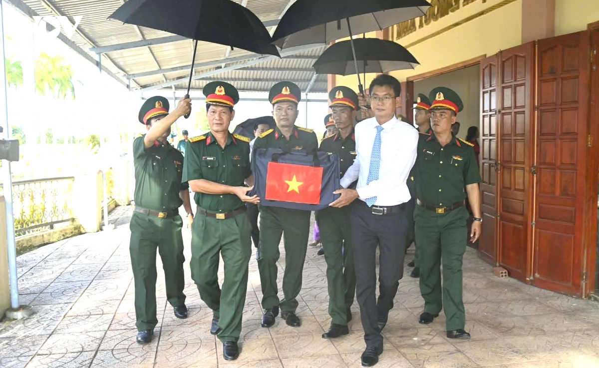 ca mau khai quat duoc hon 1.000 mo liet si o 2 nghia trang hinh anh 1