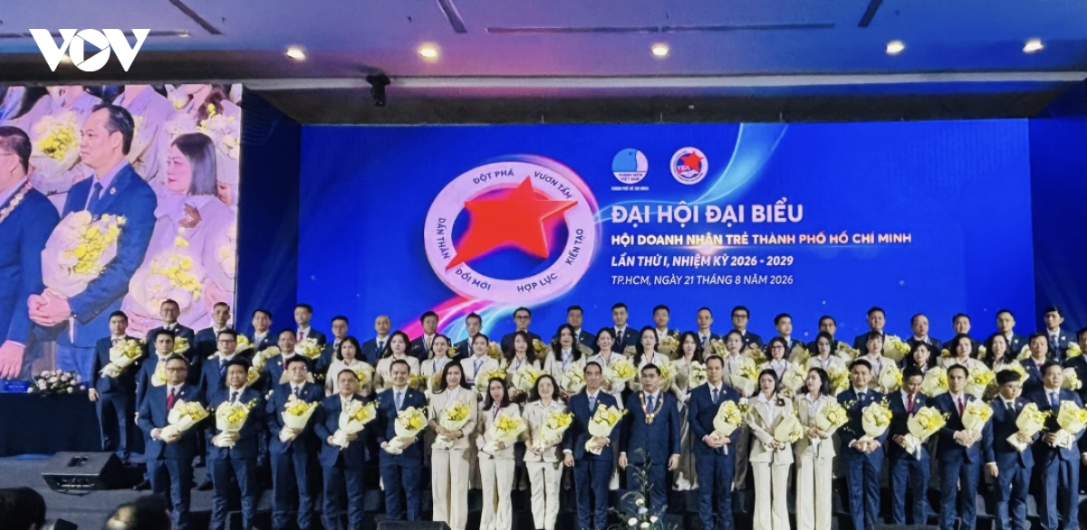Ong phan tan Dat lam chu tich hoi doanh nhan tre tp.hcm hinh anh 1