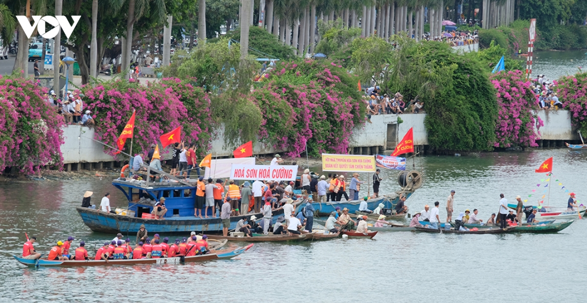 giai dua thuyen truyen thong tren song han Da nang dip quoc khanh 2 9 hinh anh 13