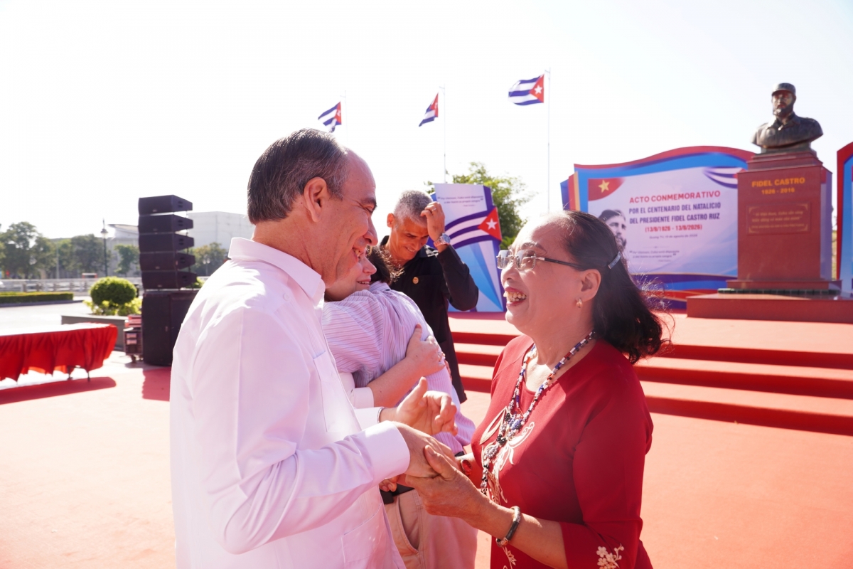 le ky niem 100 nam ngay sinh chu tich cuba fidel castro ruz tai quang tri hinh anh 2