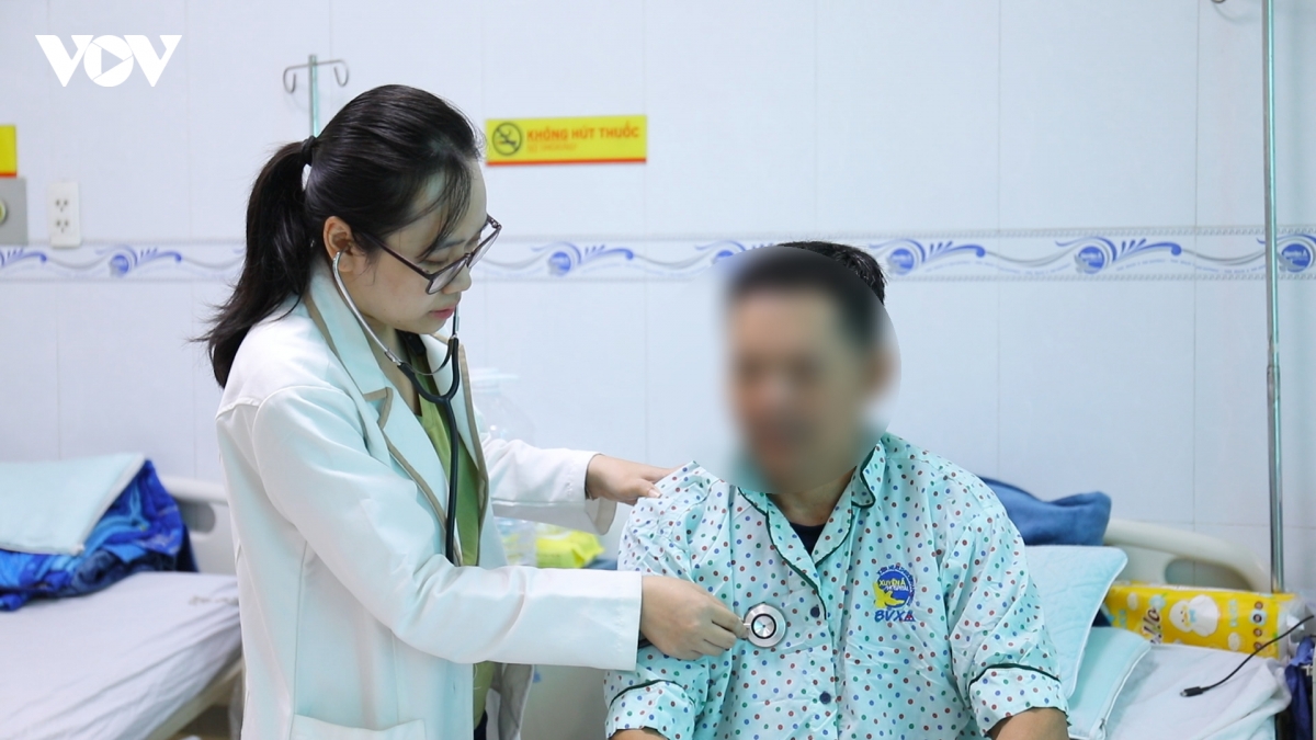 sot xuat huyet gia tang, canh giac soc va ton thuong da co quan hinh anh 1