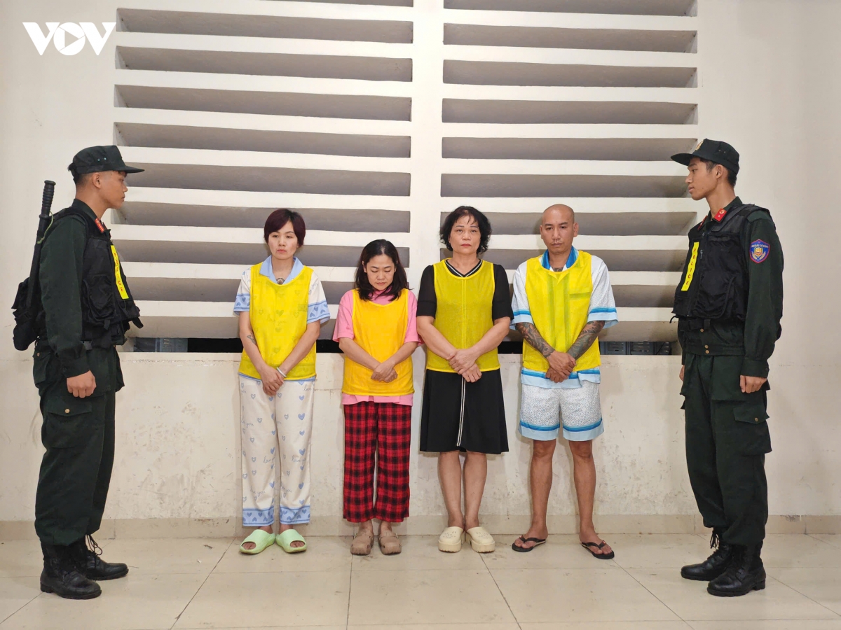 mot luat su bi khoi to vi ho tro cho phu le, la thuy kieu vi pham hinh anh 1