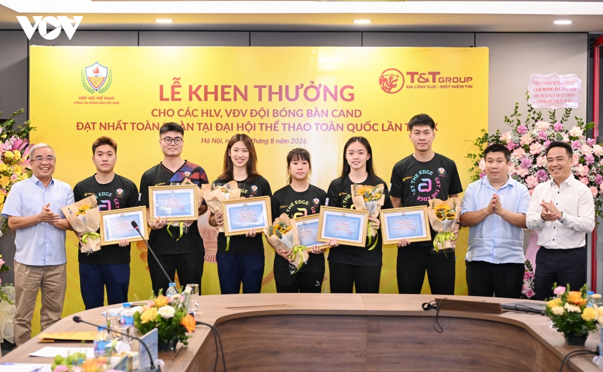 Doi bong ban cong an nhan dan nhan thuong hon 2,2 ty dong hinh anh 12