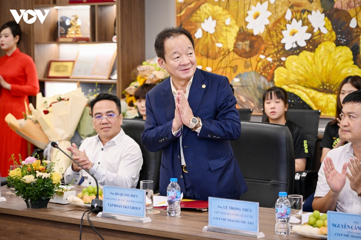 Doi bong ban cong an nhan dan nhan thuong hon 2,2 ty dong hinh anh 7