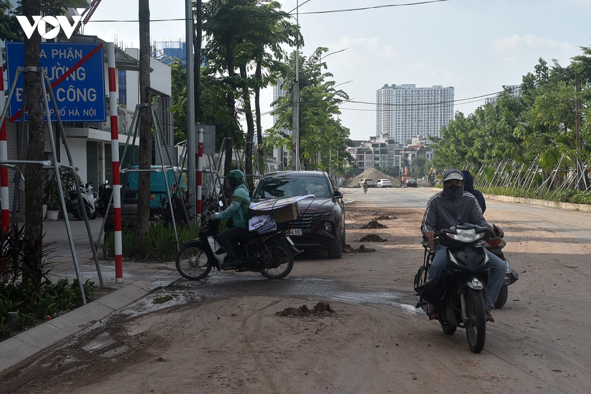 vanh dai 2,5 vua hoan thien da thanh duong van chuyen dat, bui phu nha dan hinh anh 9