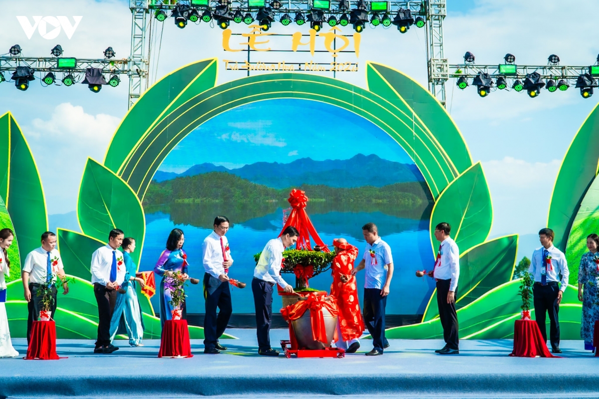 Duong hoa, quang ninh don nhan bang cong nhan cay che di san hinh anh 1