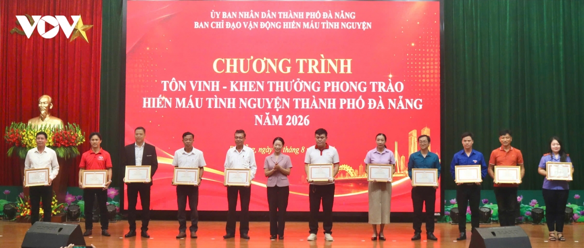 ton vinh 579 tap the, ca nhan dien hinh phong trao hien mau tinh nguyen hinh anh 2