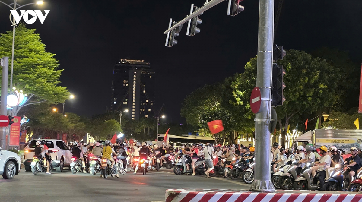 Da nang mot dem khong ngu mung chien thang cua Dt viet nam hinh anh 1