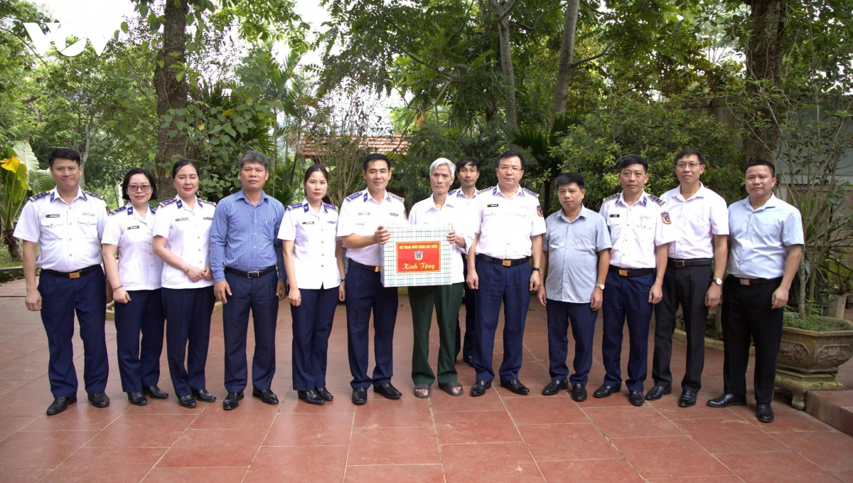 tinh quan dan trong chuong trinh canh sat bien voi dong bao dan toc, ton giao hinh anh 5