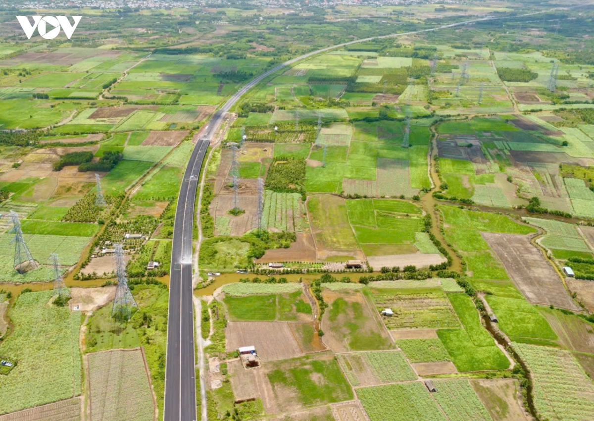 Day nhanh tien do thi cong cau phuoc khanh, noi cao toc Dong tay nam bo hinh anh 3