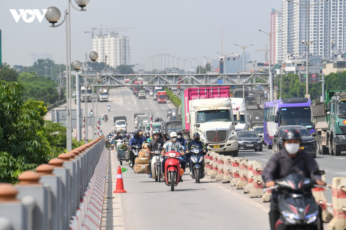 cau vuot song o ha noi Un tac, tai nan lien mien nhung vang camera phat nguoi hinh anh 3