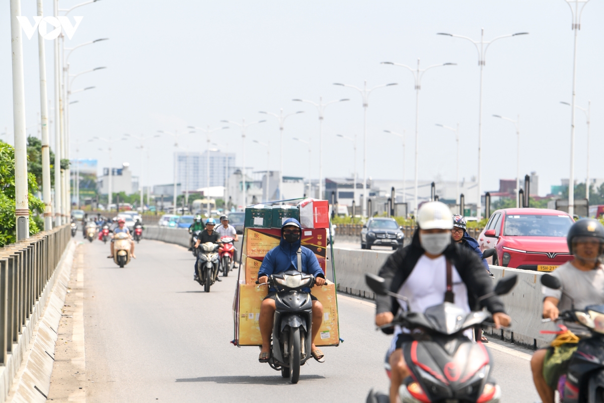 cau vuot song o ha noi Un tac, tai nan lien mien nhung vang camera phat nguoi hinh anh 12
