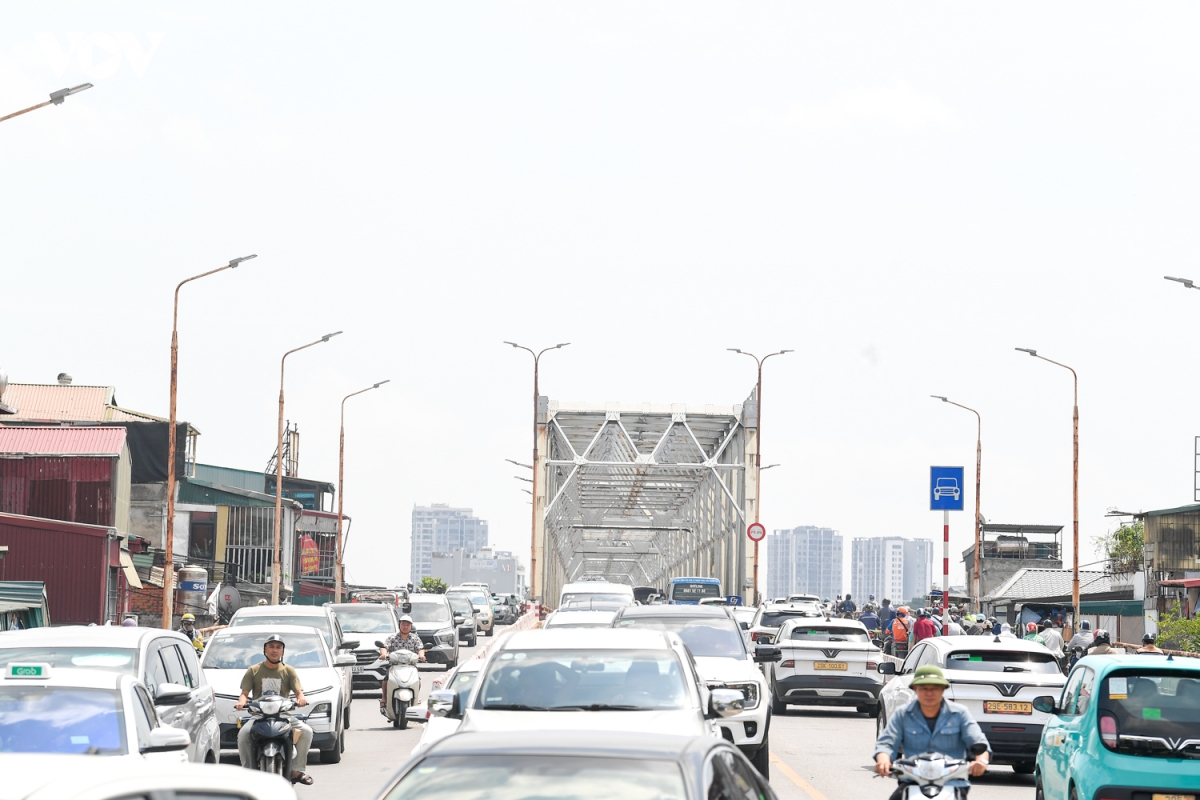 cau vuot song o ha noi Un tac, tai nan lien mien nhung vang camera phat nguoi hinh anh 15