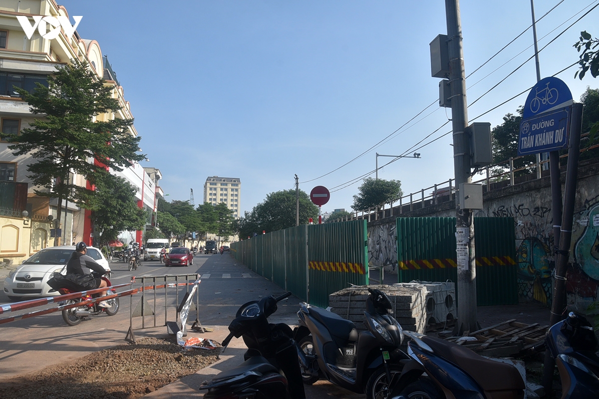 nhieu tuyen duong to chuc giao thong mot chieu de thi cong cau tran hung Dao hinh anh 2