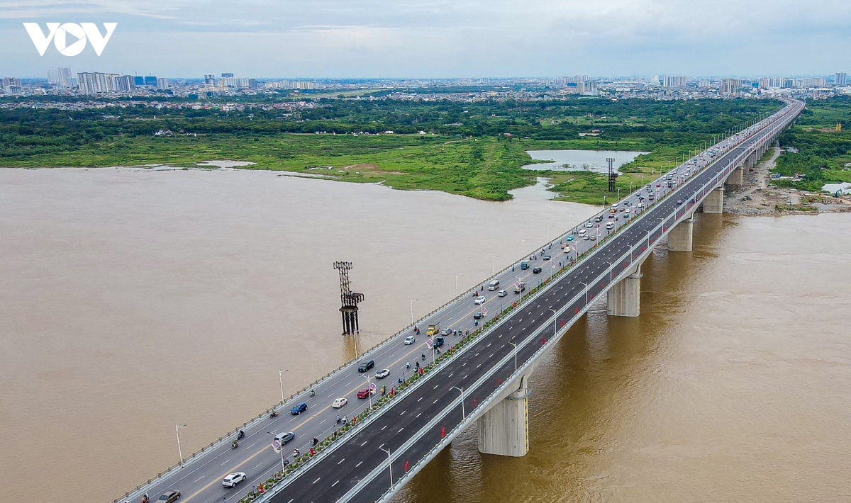 cau vuot song o ha noi Un tac, tai nan lien mien nhung vang camera phat nguoi hinh anh 16