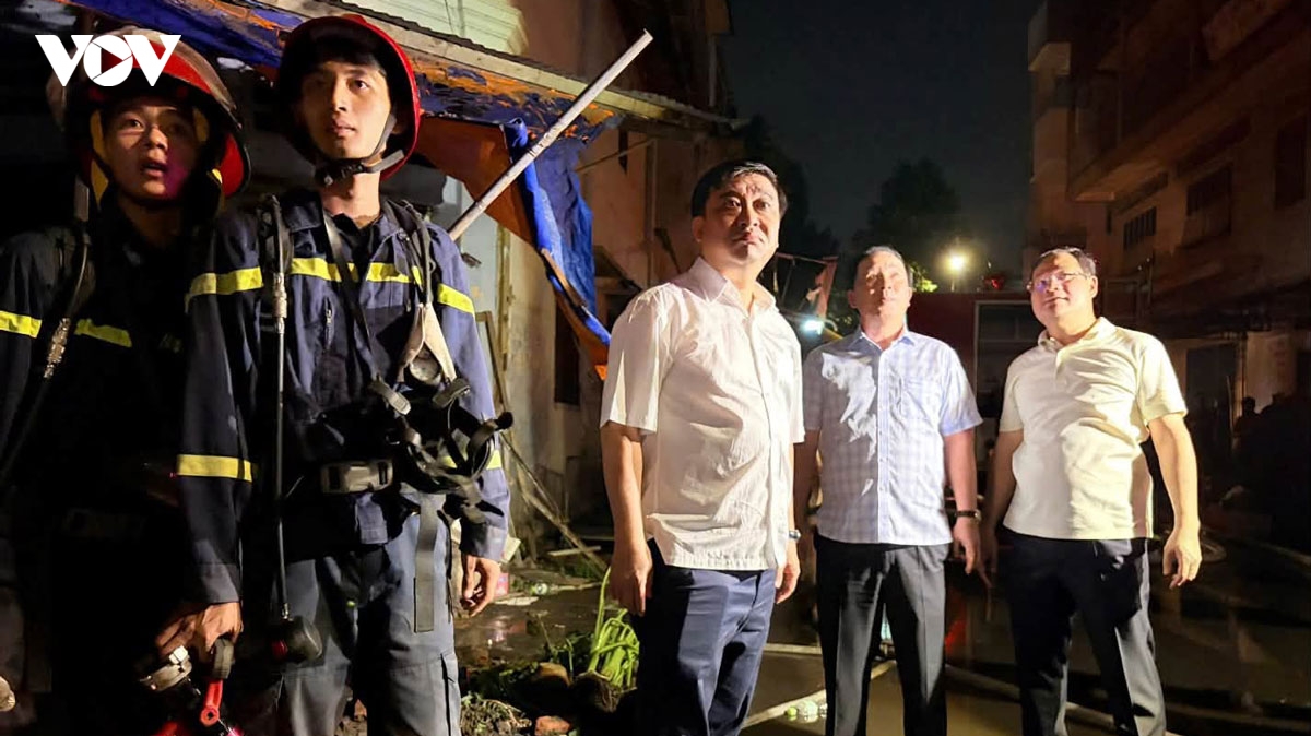 hien truong ngon ngang sau vu chay lon tai khu thuong mai bien hoa o Dong nai hinh anh 4