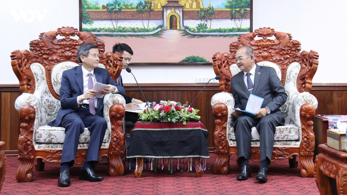 viet nam - lao tang cuong hop tac ly luan va chinh tri hinh anh 1