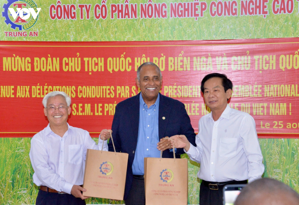 chu tich quoc hoi tran thanh man va chu tich quoc hoi bo bien nga tham va lam viec tai can tho hinh anh 6