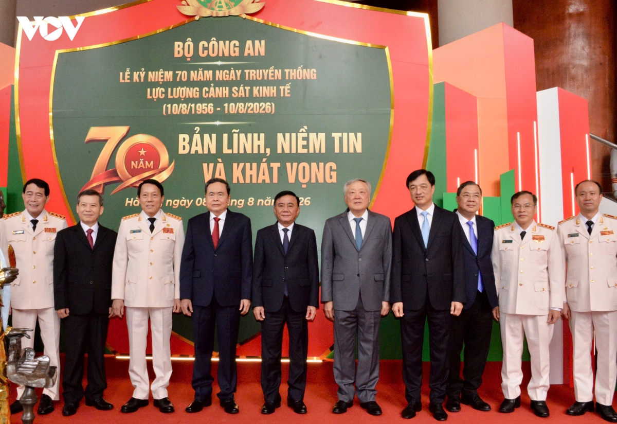 chu tich quoc hoi du ky niem 70 nam ngay truyen thong luc luong canh sat kinh te hinh anh 3