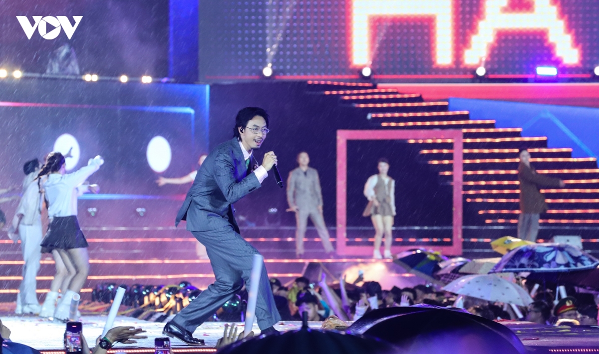 ca van nguoi hoa ca trong concert ky luc mung thanh pho quang ninh hinh anh 10