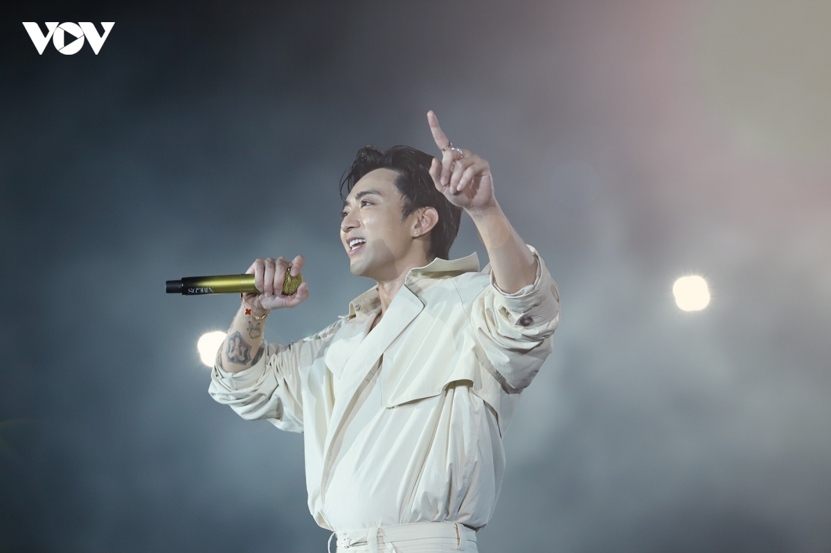 ca van nguoi hoa ca trong concert ky luc mung thanh pho quang ninh hinh anh 11