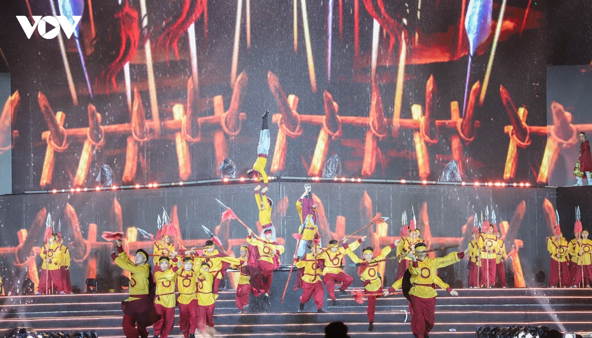 ca van nguoi hoa ca trong concert ky luc mung thanh pho quang ninh hinh anh 4