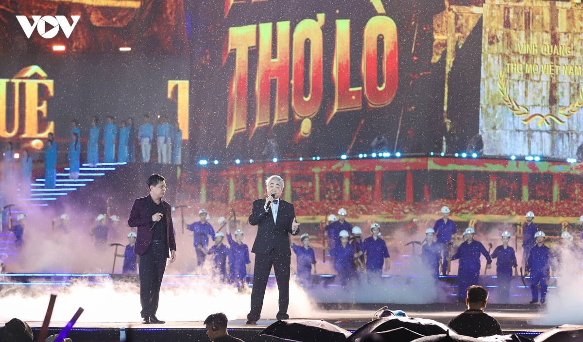 ca van nguoi hoa ca trong concert ky luc mung thanh pho quang ninh hinh anh 7